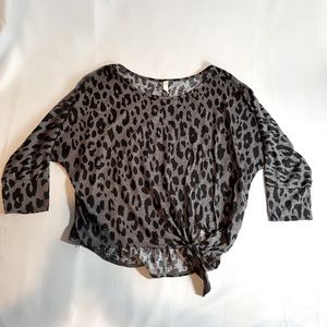 Xhilaration Women’s Gray Leopard Top - Size M